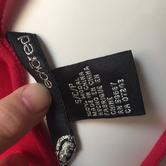 Eckored red top Size state small but fits more like a small/medium - Picture 4 of 6